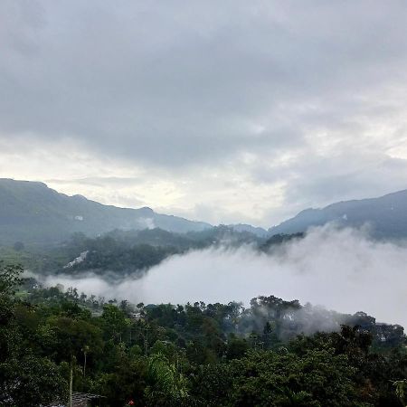 La Casa De Alexa Homestay Idukki Esterno foto