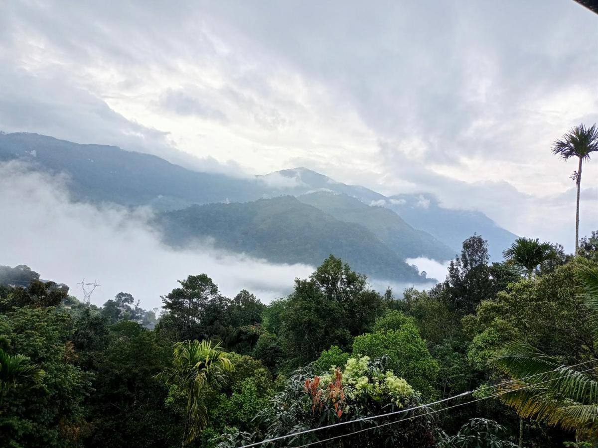La Casa De Alexa Homestay Idukki Esterno foto