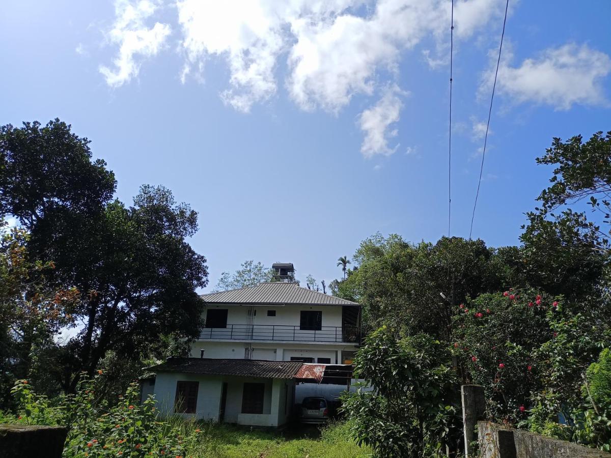 La Casa De Alexa Homestay Idukki Esterno foto